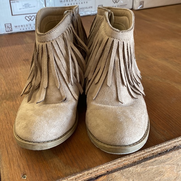 Soda fringe booties - Picture 2 of 4